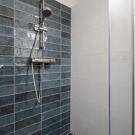 Premium 1 Bedroom On Maria St *